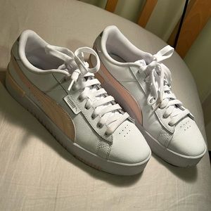 puma sneakers pink and white size 9 women’s